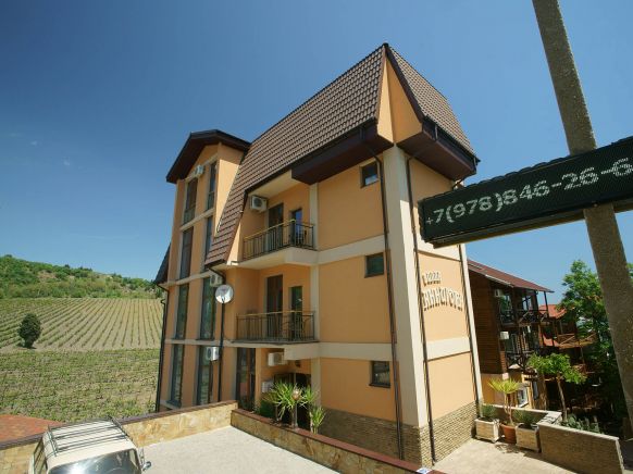Вилла Аннигора, Алушта
