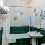 Трехместный (Семейный), Отель Надежда