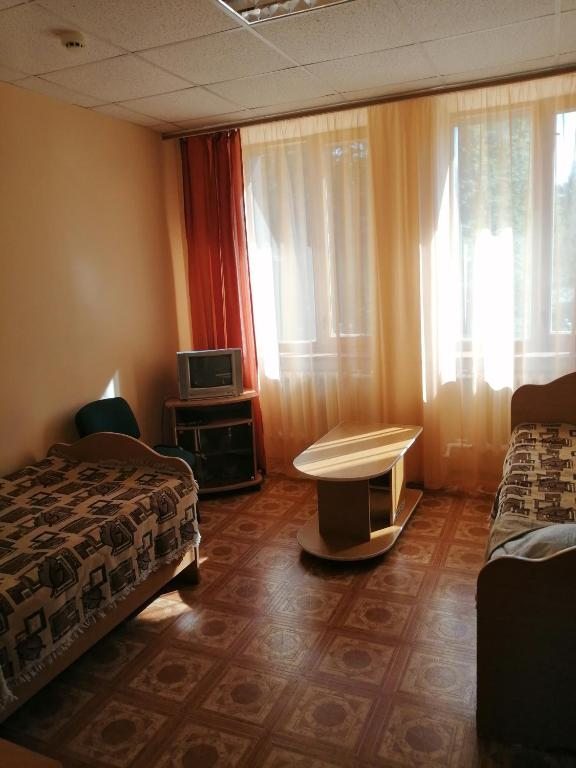 Двухместный (Двухместный номер с 2 отдельными кроватями, койко-место) гостиницы Нефтяник, Бугульма