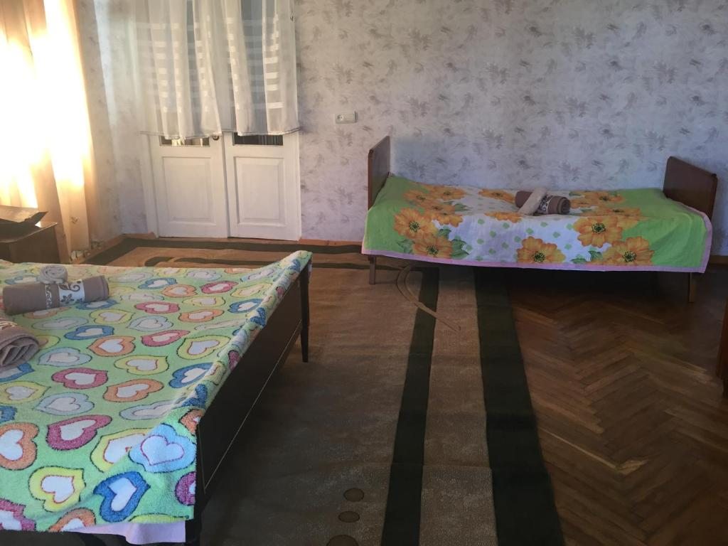 Семейный (Семейный номер с душем) гостевого дома Olga's Guest House, Сагареджо