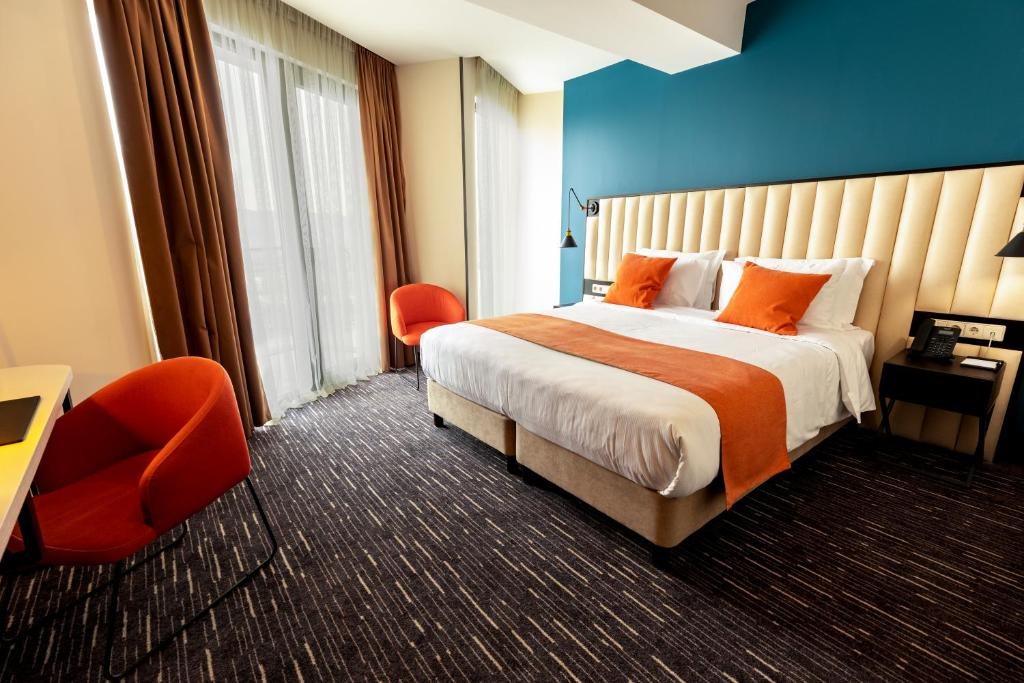 Двухместный (Двухместный номер с 1 кроватью или 2 отдельными кроватями и видом на бассейн) курортного отеля Sevsamora Resort & Spa, Сагурамо