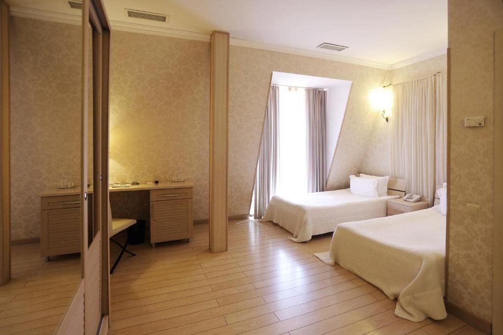 Двухместный (Двухместный номер Делюкс с 2 отдельными кроватями (дополнительное здание)) отеля Ambassadori Kachreti Golf Resort, Качрети