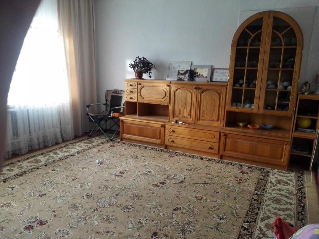 Двухместный (Бюджетный двухместный номер с 2 отдельными кроватями) хостела Gulnara Guest House, Балыкчы