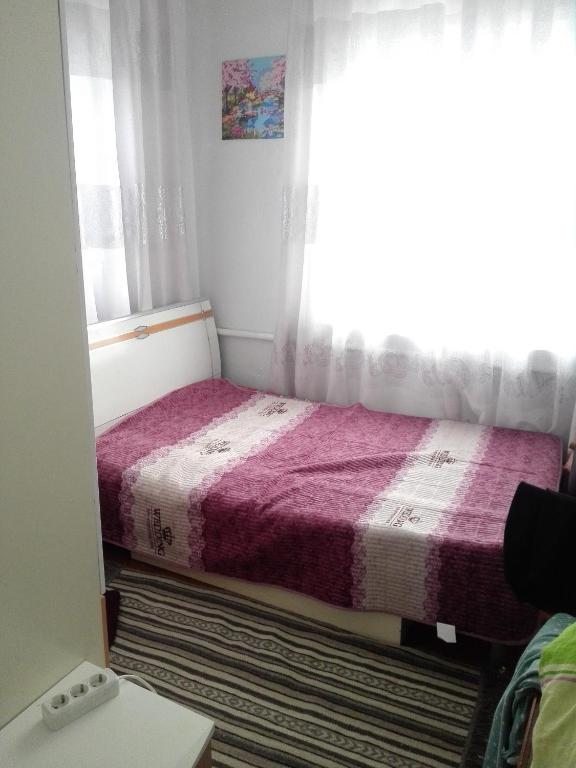 Двухместный (Бюджетный двухместный номер с 1 кроватью) хостела Gulnara Guest House, Балыкчы