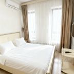 Двухместный (Улучшенный с кухней (вид на реку)), Отель Чайковский