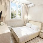 Номер без окна, Отель Чайковский