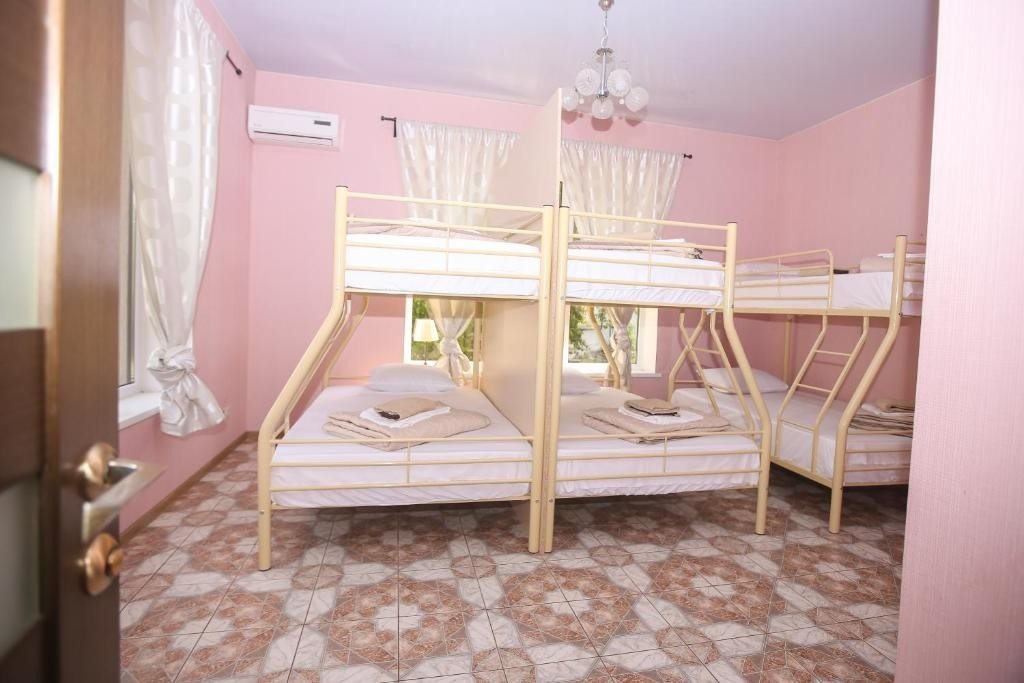 Номер (Спальное место на двухъярусной кровати в общем номере для мужчин и женщин) хостела Вилла Мацеста