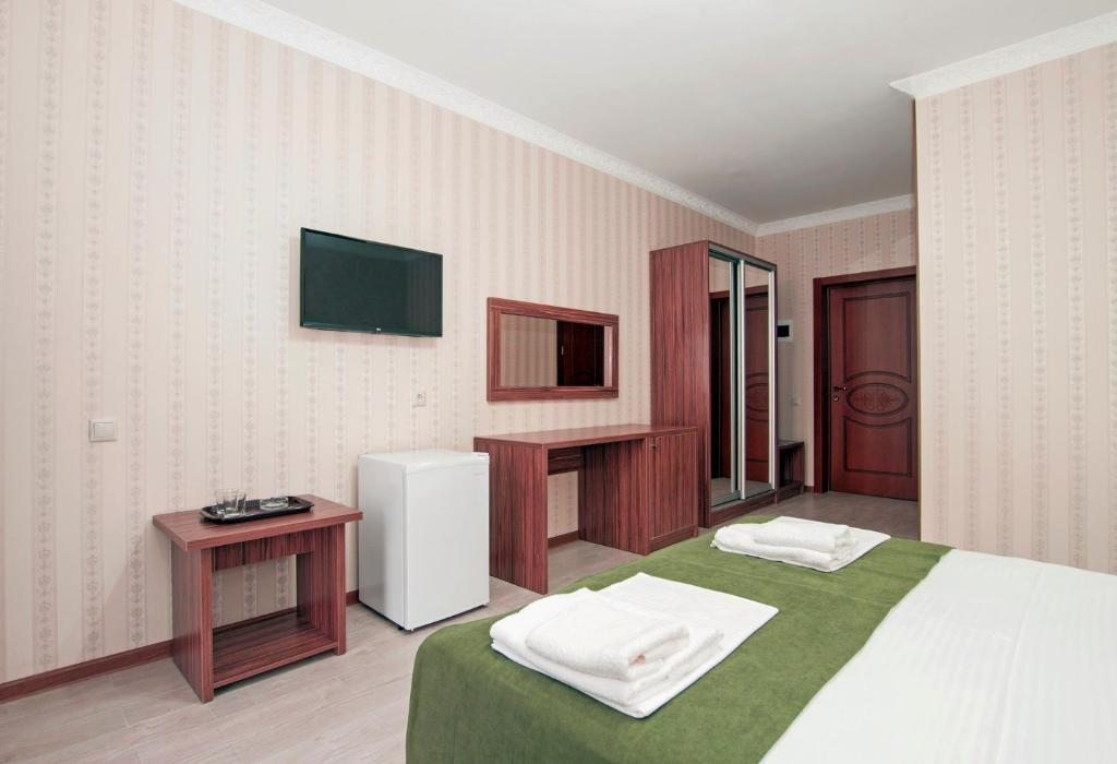 Двухместный (Двухместный номер с 1 кроватью и балконом) гостиницы Акрополис, Анапа
