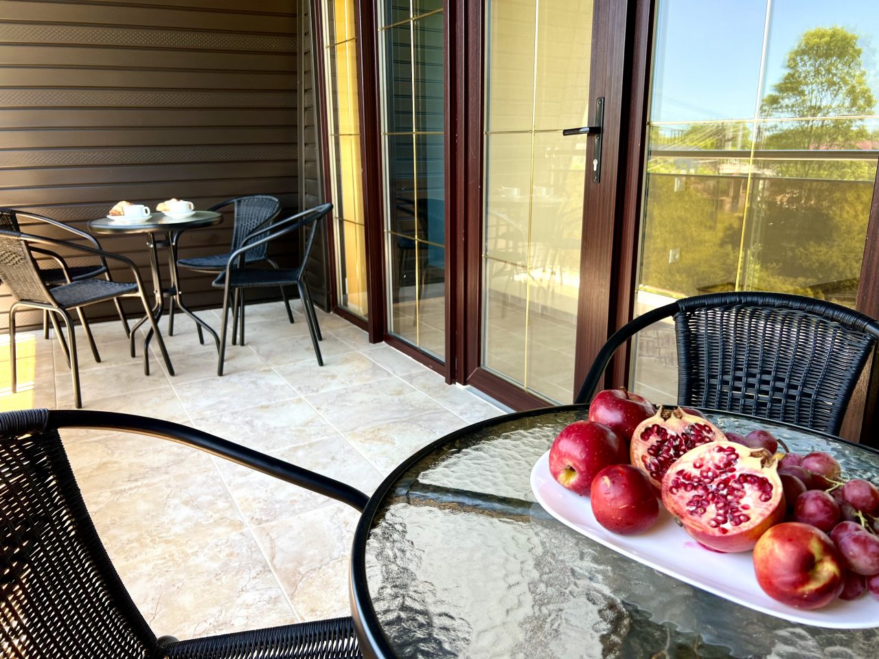 Балкон, уличная мебель