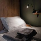 Стирка постельного белья, полотенец и вещей гостей выполняется в соответствии с местными нормативными требованиями, Хостел Heritage