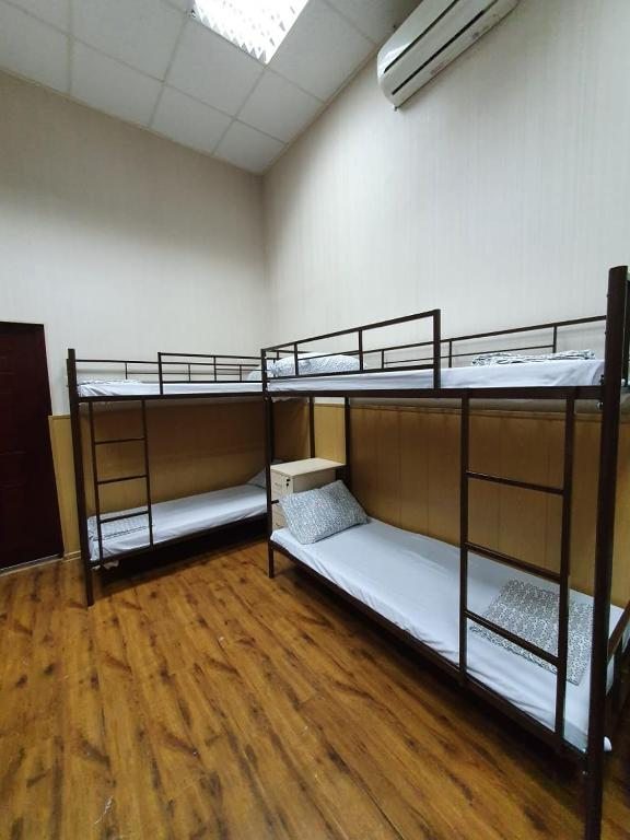 Восьмиместный (Кровать в общем 8-ми местном номере) хостела Идеал, Москва