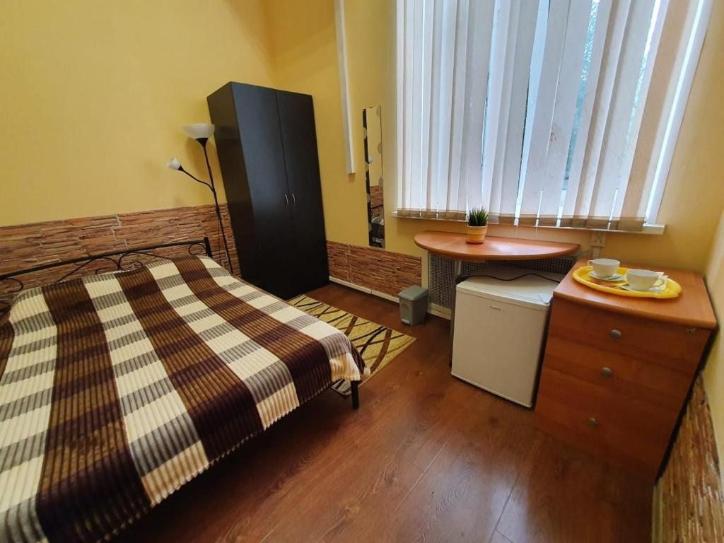 Двухместный (Стандартный двухместный номер с двуспальной кроватью 7) хостела Идеал, Москва