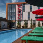 Открытый бассейн с подогревом, Гостиница GOPARK Hotel