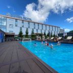 Открытый бассейн с подогревом, Гостиница GOPARK Hotel