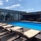 Открытый бассейн с подогревом, Гостиница GOPARK Hotel