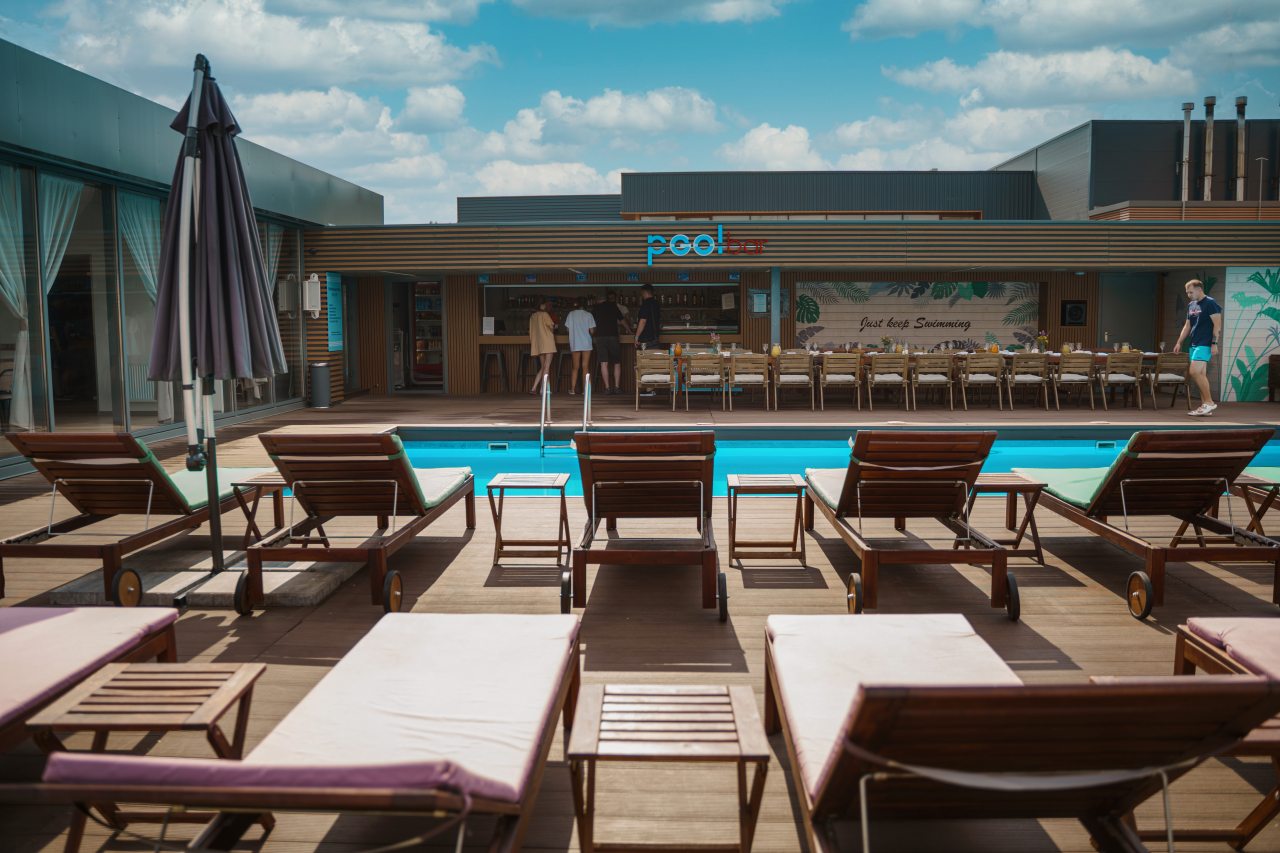 Открытый бассейн с подогревом, Гостиница GOPARK Hotel