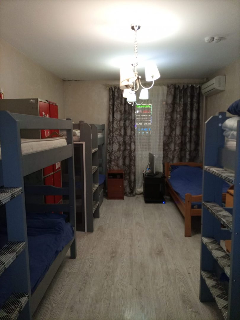 Семиместный Мужской (Спальное место на двухъярусной кровати в общем номере для мужчин(7 номер)) хостела Петровский, Москва