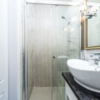 Современный дизайн душевой команаты