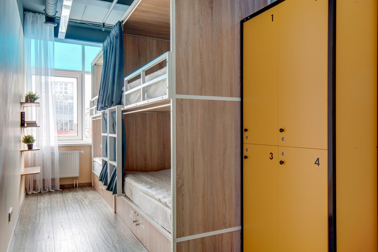 Четырехместный (Кровать в общем 4-местном номере для мужчин и женщин) хостела Roomy Hostel, Екатеринбург