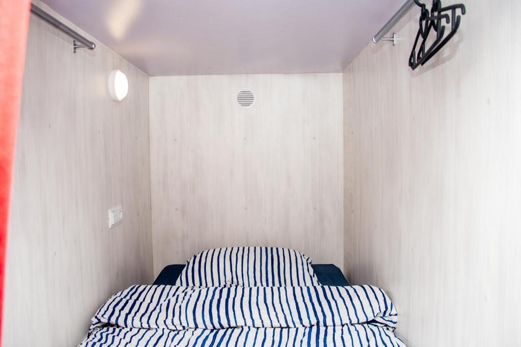 Номер (Спальное место на двухъярусной кровати в общем номере для женщин) хостела Краб, Владивосток