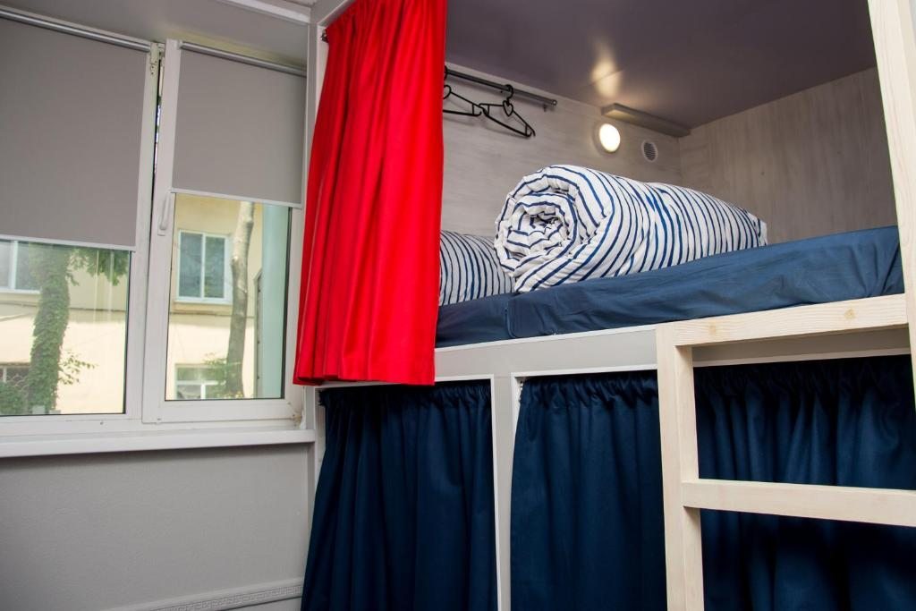 Номер (Спальное место на двухъярусной кровати в общем номере для мужчин и женщин) хостела Краб, Владивосток
