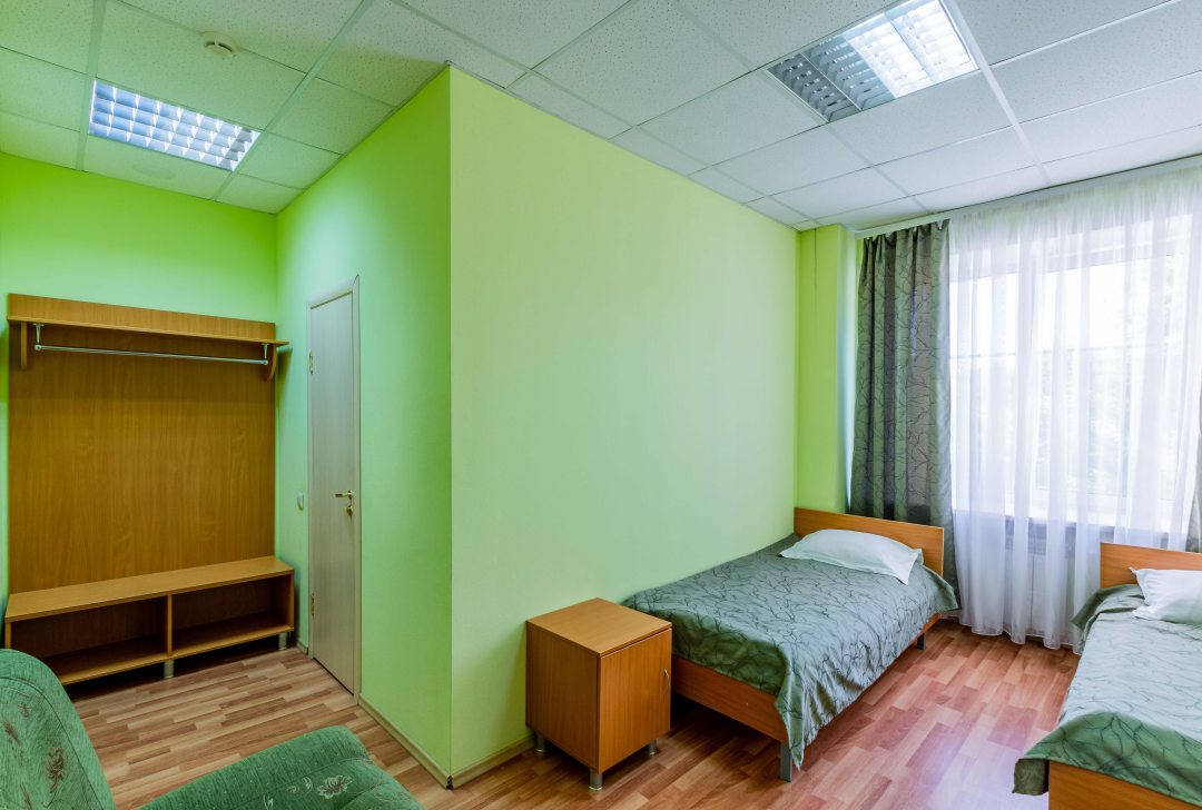 Двухместный (ЭКОНОМ с двумя односпальными кроватями и собственными удобствами) гостиницы Большой Урал, Екатеринбург