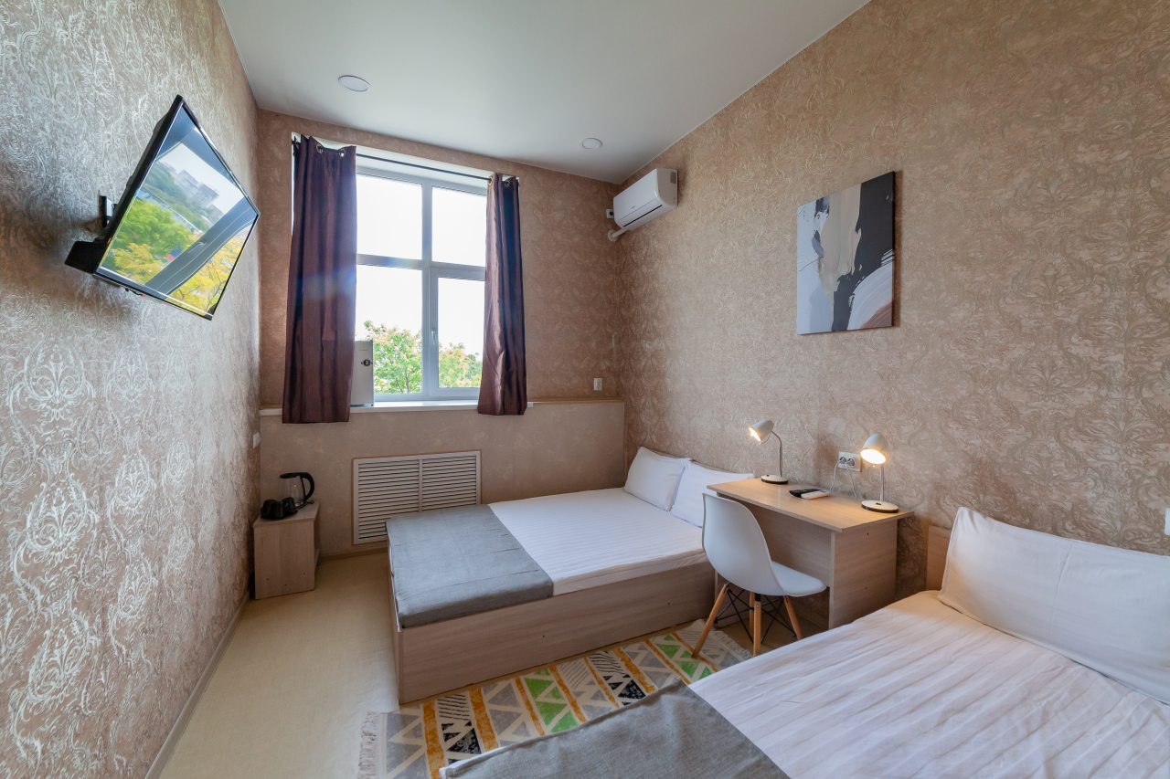 Трехместный, Отель Бирюза