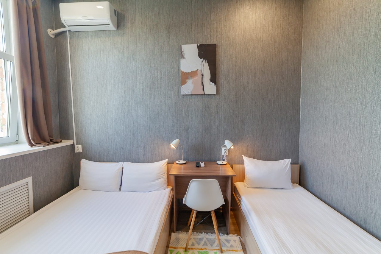 Трехместный, Отель Бирюза