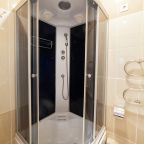 Трехместный, Отель Бирюза