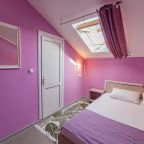 Двухместный (С двуспальной кроватью мансардного типа), Отель Бирюза