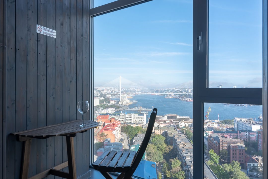 Апартаменты (Люкс Премьер с видом на залив) апарт-отеля Panorama Suites, Владивосток
