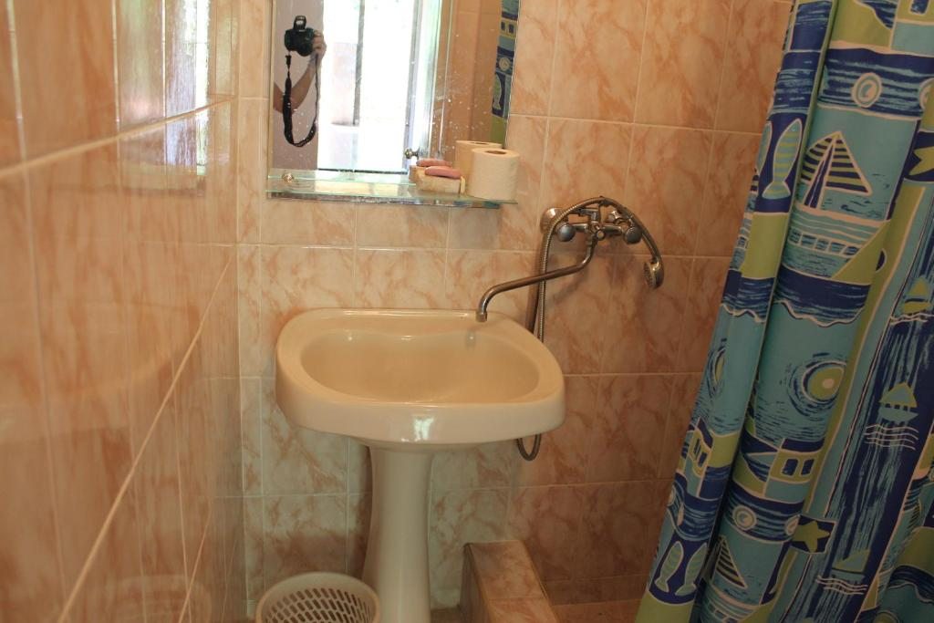 Четырехместный (Четырехместный номер с собственной ванной комнатой) гостевого дома Каскад, Агой