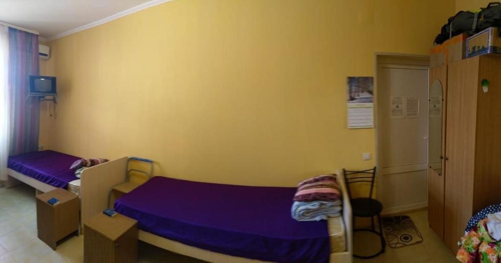 Номер (Кровать в общем номере для женщин с 4 кроватями) гостевого дома Имани, Адлер