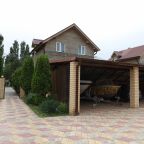 Парковка, Гостевой дом Семейная Усадьба Астрахань