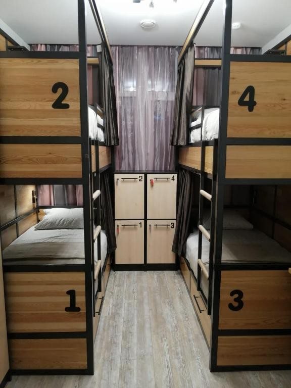 Двухместный (Двухместный номер с 2 отдельными кроватями и дополнительной кроватью) хостела Атмосфера, Краснодар