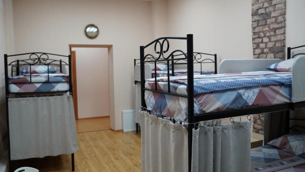 Номер (Кровать в общем 8-местном номере для мужчин) хостела Авиатор, Краснодар