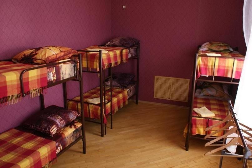 Номер (Кровать в общем номере для мужчин) хостела На Кутузова, 30, Краснодар