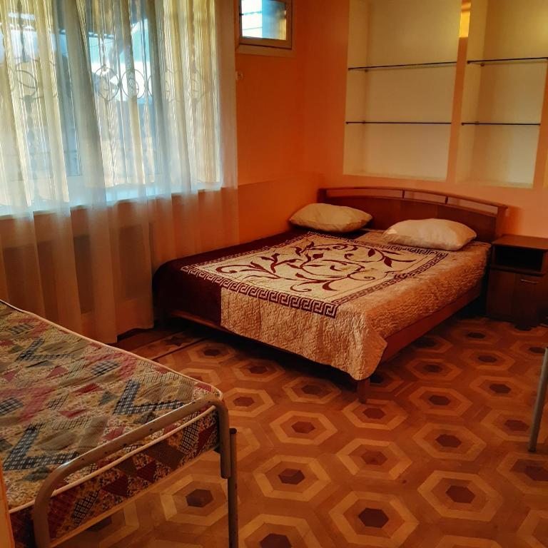 Номер (Кровать в общем номере для мужчин) гостевого дома СИТИ, Краснодар