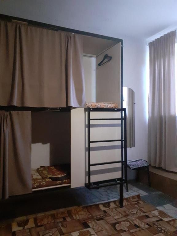 Десятиместный (Кровать в общем номере для мужчин и женщин с 10 кроватями) хостела Сампо, Петрозаводск