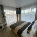 Люкс (LUX двухместный с KINGsize кроватью и двумя балконами), Гостиница Kometa