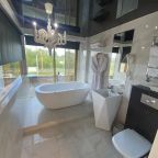 Люкс (LUX двухместный с KINGsize кроватью и двумя балконами), Гостиница Kometa