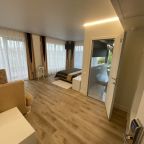 Люкс (LUX двухместный с KINGsize кроватью и двумя балконами), Гостиница Kometa