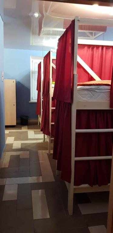 Восьмиместный Мужской (Кровать в общем номере для мужчин с 8 кроватями) хостела Добро Пожаловать, Уфа