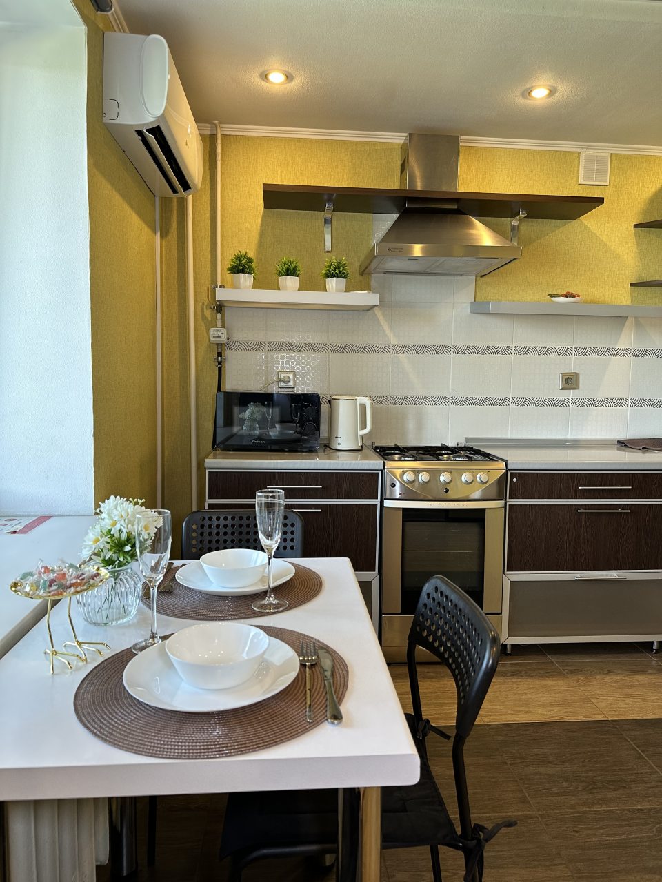 Сюит (Апартаменты Комфорт - улица Карельцева, 101 - 3), Апартаменты Абажур