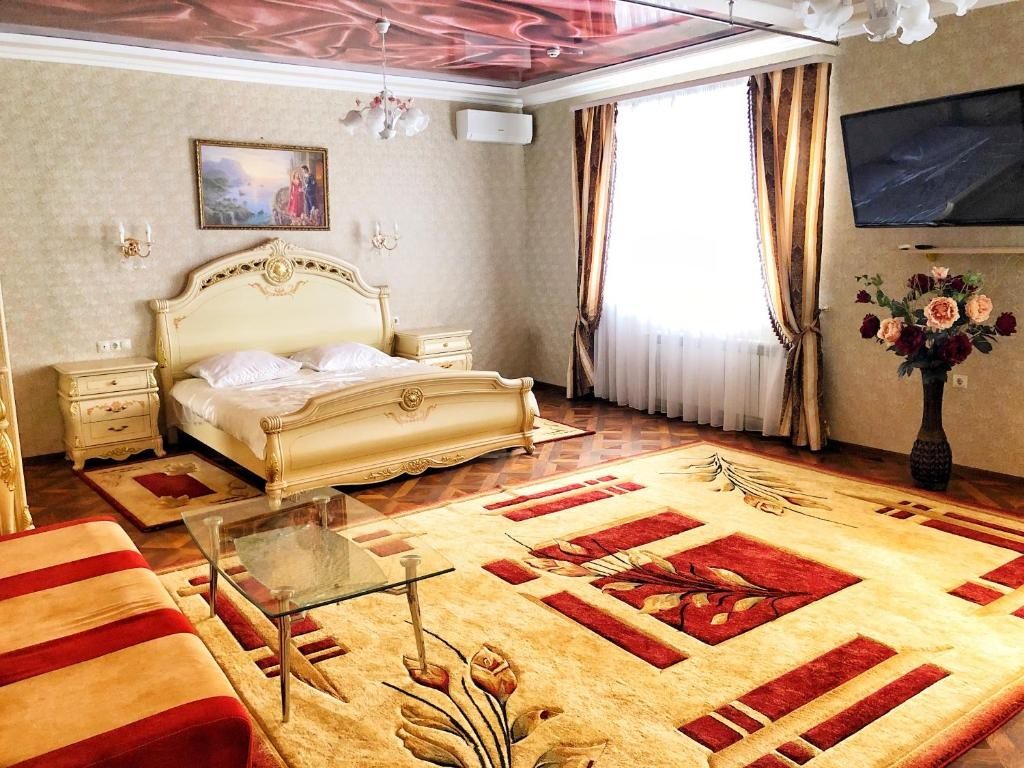 Двухместный (Двухместный номер Делюкс с 1 кроватью и ванной) отеля Рашель, Ставрополь