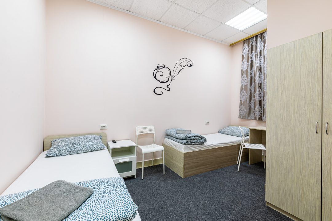 Двухместный (Стандартный двухместный номер с 2 отдельными кроватями и общей ванной комнатой) хостела Онегин, Казань