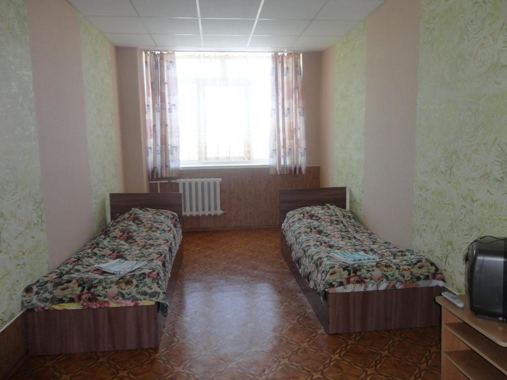 Двухместный (Кровать в общем двухместном номере для женщин) гостиницы Маяк, Комсомольск-на-Амуре