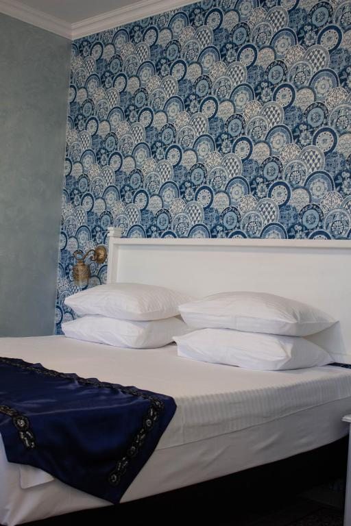 Двухместный (Двухместный номер с двуспальной кроватью и дополнительной кроватью) апарт-отеля Марфуга, Железноводск