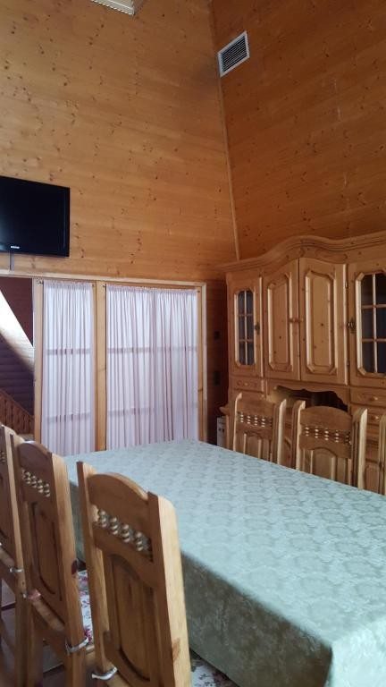 Двухместный (Двухместный номер с двуспальной кроватью и дополнительной кроватью) отеля Парк-Отель Морозовка, Зеленоград