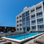 Открытый плавательный бассейн, Отель Allura